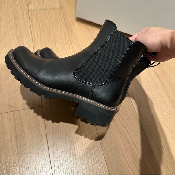 Chelsea boots - Picture 2 of 4